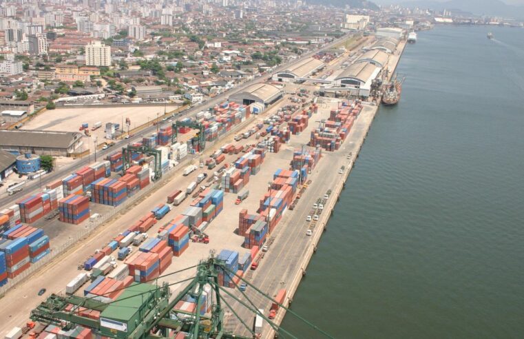 Movimentação de cargas portuárias cai 3,3% no primeiro semestre