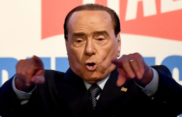 O icônico ex-primeiro-ministro da Itália anuncia seu retorno — RT World News