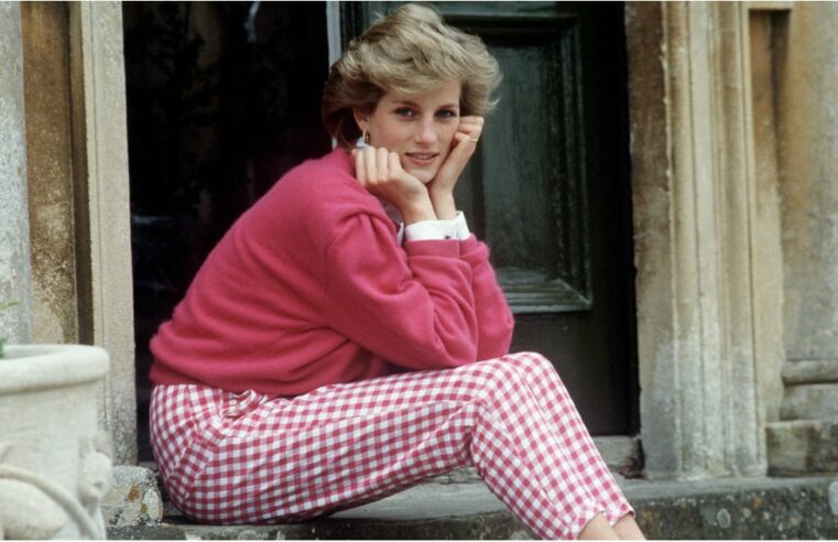 Os melhores momentos de moda da princesa Diana