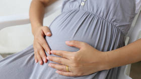 Ministério da Saúde vai contratar mães influenciadoras para incentivar a gravidez