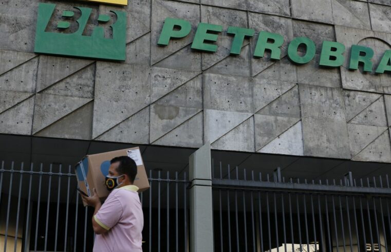 Petrobras reduz preço da gasolina de aviação