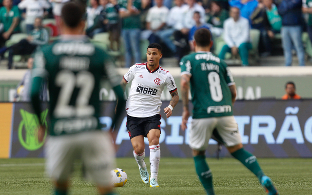 ‘Pitbull’ do Flamengo! João Gomes é jogador sub-23 com mais desarmes no Brasileirão – Flamengo – Notícias e jogo do Flamengo