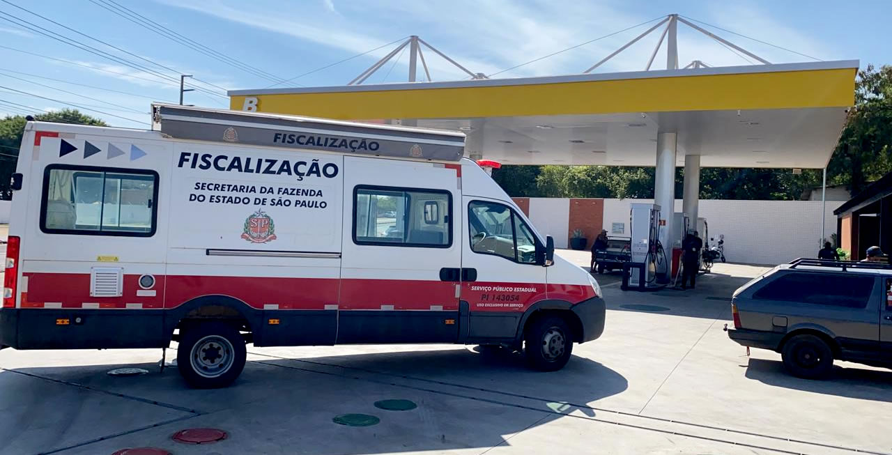 Postos de combustíveis suspensos;  especialista fala sobre essa questão