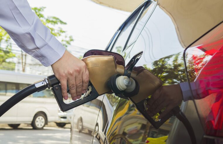 Preço da gasolina cai mais de 10% e atende preço médio de R$ 5,66