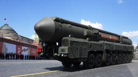 Rússia explica regras para usar armas nucleares