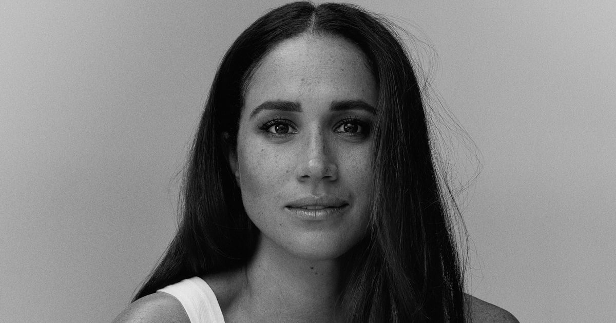 Regata branca com nervuras de Meghan Markle para o podcast Archetypes