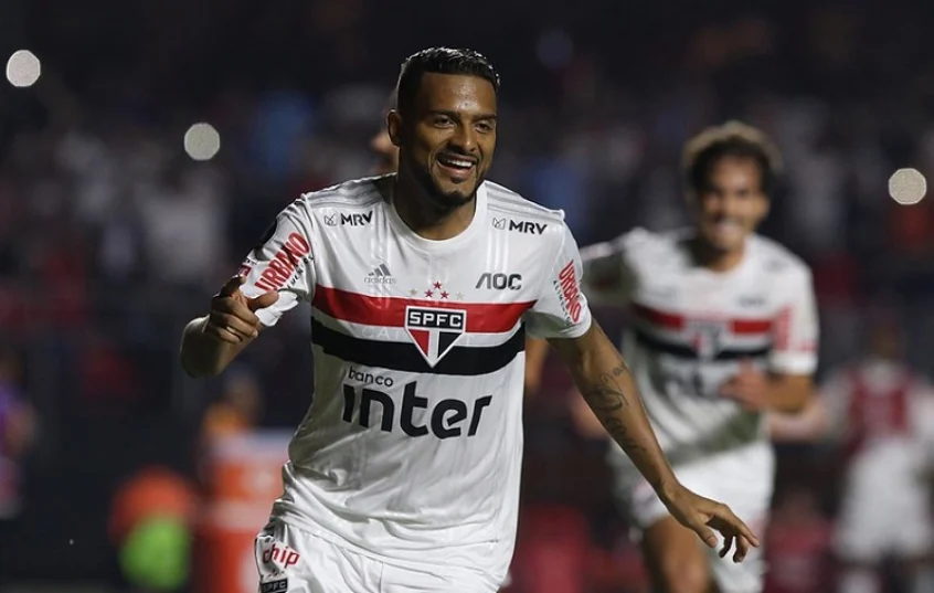 São Paulo encaminha renovação com jogador com mais de 300 jogos pelo clube