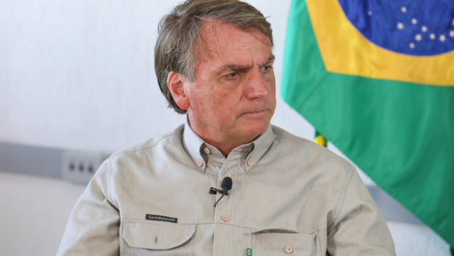 TSE dá dois dias para Bolsonaro explicar reunião com embaixadores