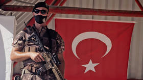 Turquia promete trabalhar com a Síria contra 'terroristas'