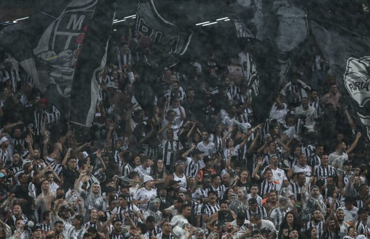 Trio vencedor publica foto e anima torcedores do Galo