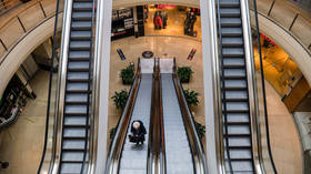 Shoppings alemães desligam escadas rolantes — mídia