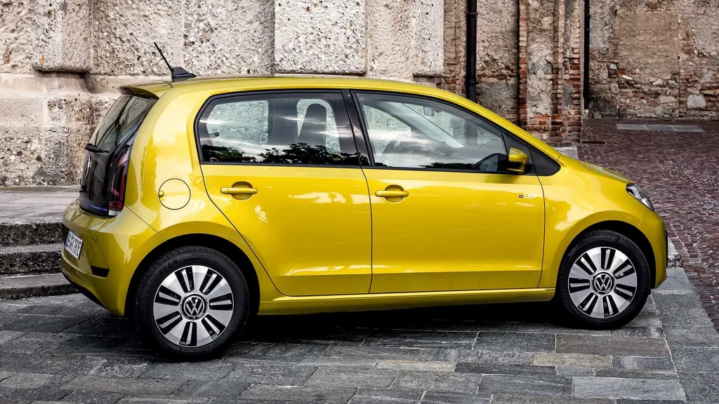 O VW e-up!  começa a ser vendido na América Latina.  O carro tem 260 km de alcance e 83 cv de potência