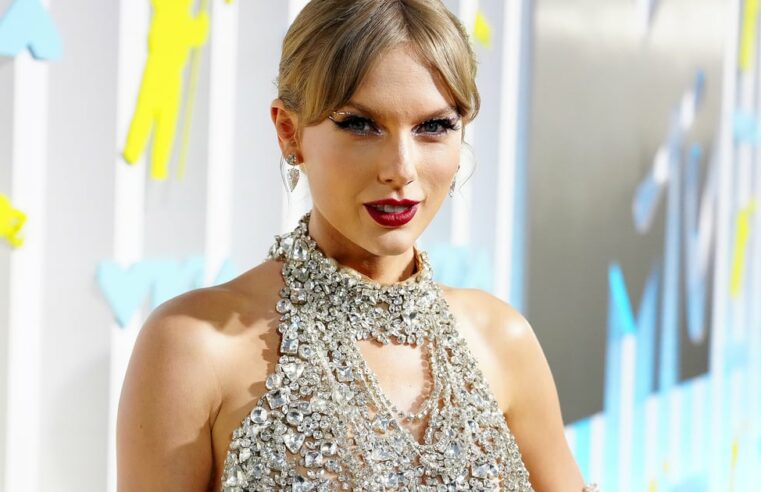 Vestido Crystal Oscar de la Renta de Taylor Swift no VMA 2022