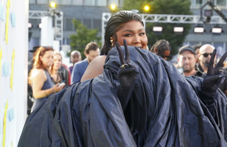 Vestido Jean Paul Gaultier de Lizzo no MTV VMAs 2022