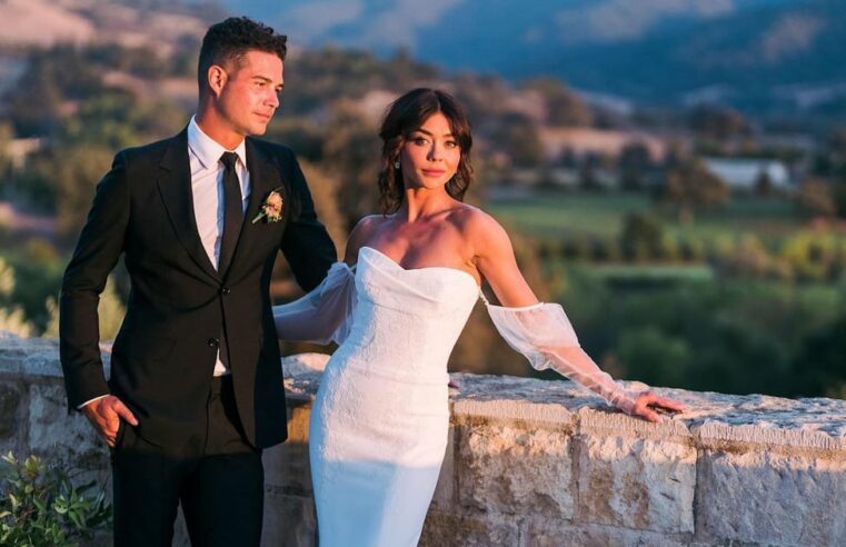 Vestido de noiva Vera Wang de Sarah Hyland apresenta um espartilho