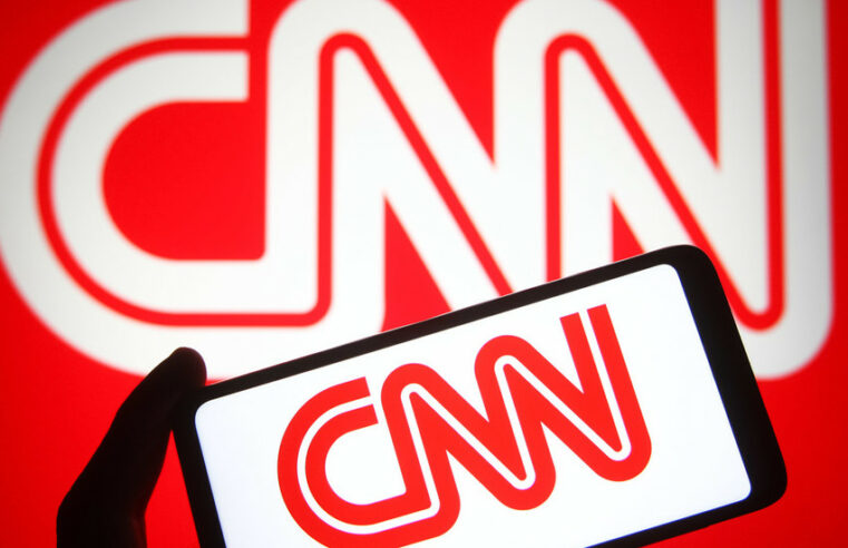 YouTuber assa CNN por roubar seu vídeo — RT World News