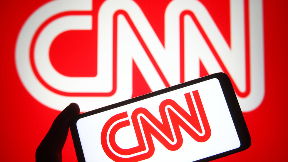 YouTuber assa CNN por roubar seu vídeo — RT World News