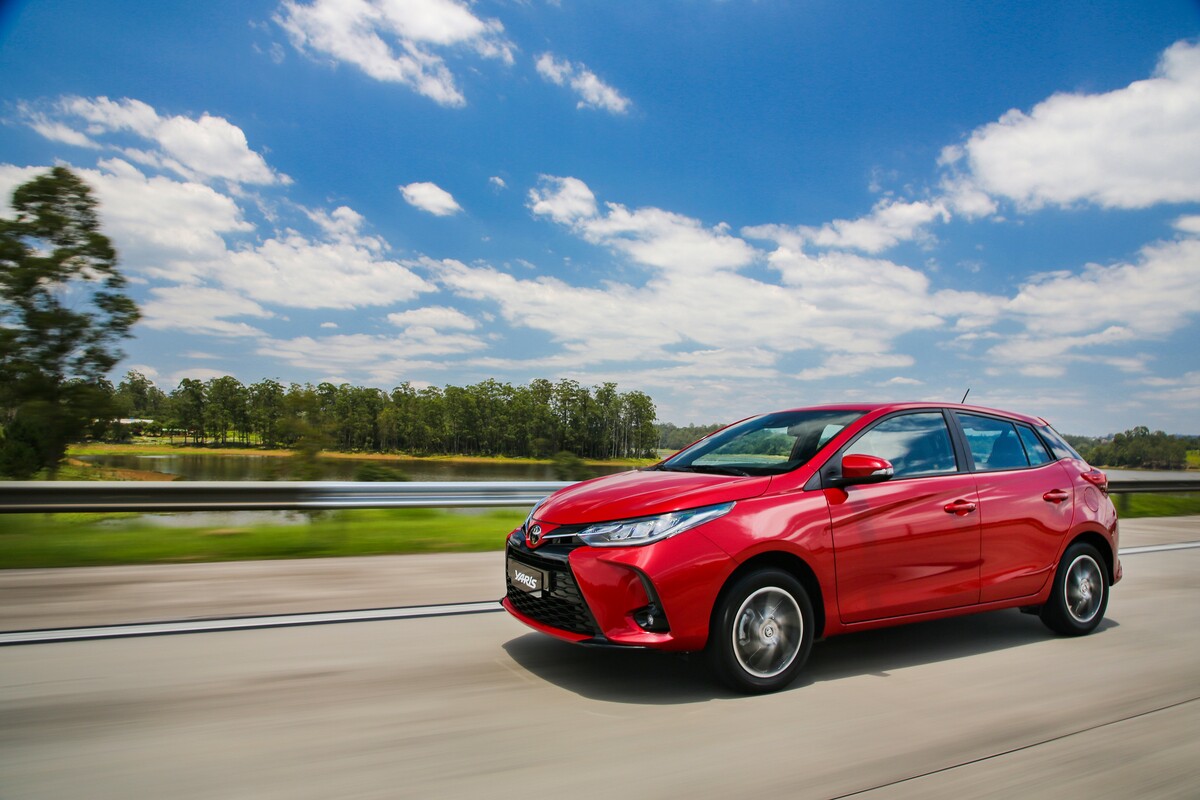 hatchback Novo Yaris;  configuração de configuração