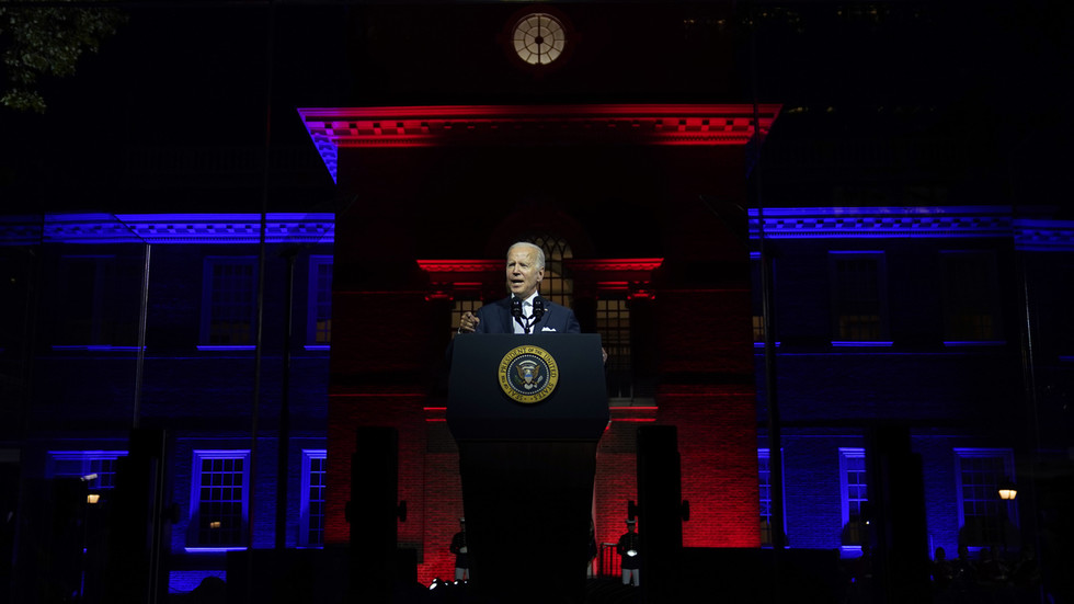 Biden declara guerra aos ‘extremistas do MAGA’ — RT World News