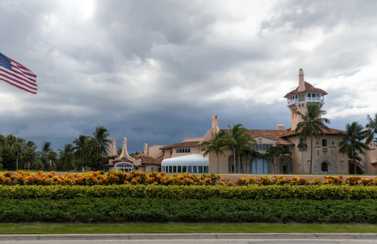 Tribunal revela o que FBI tirou de Mar-a-Lago — RT World News