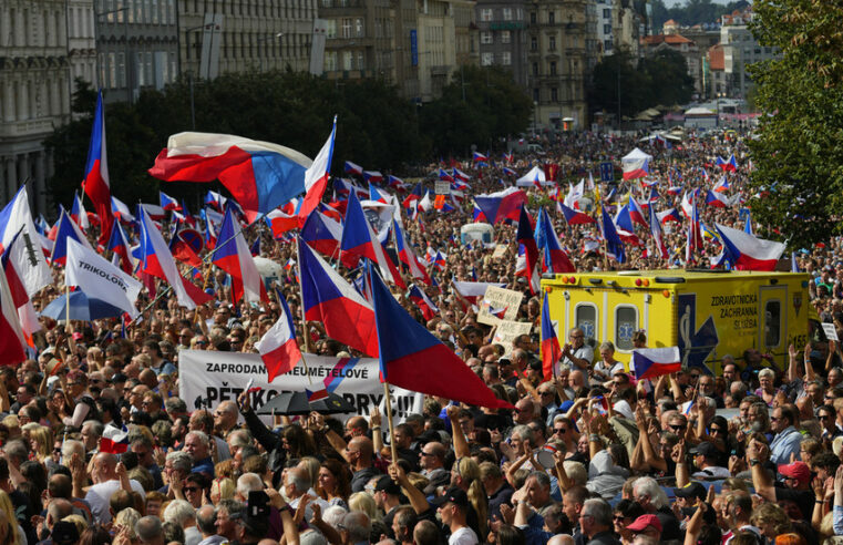 O protesto de 70.000 pessoas em Praga mostra o que está reservado para a Europa — RT World News