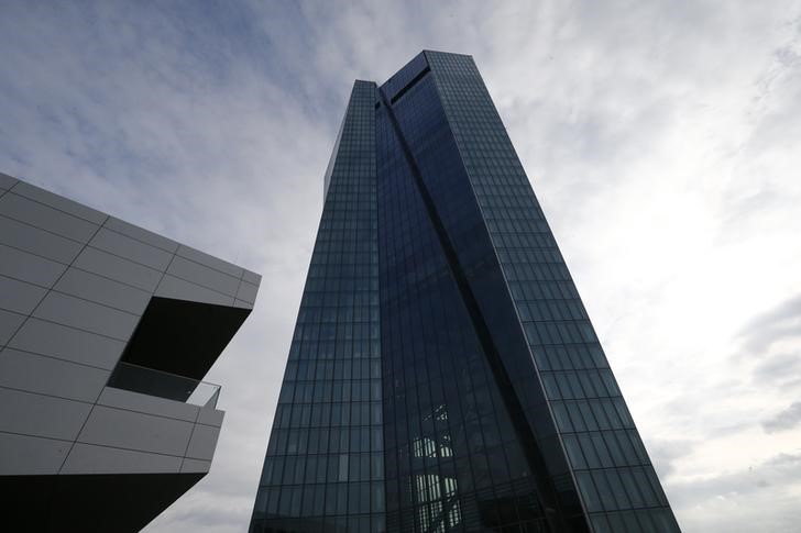 BCE está pronto para grande aumento de juros diante de inflação alta na Europa Por Reuters