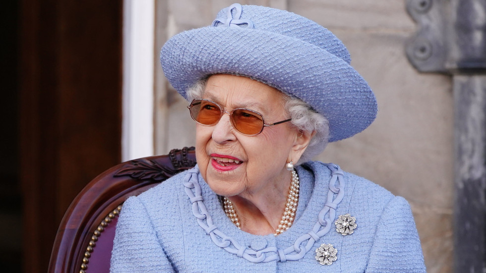 Rainha Elizabeth II morre aos 96 anos após reinado de sete décadas – RT World News