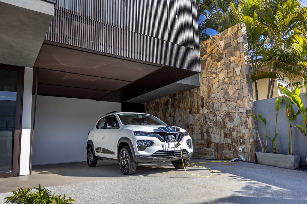 Projeto prevê o uso de 200 Renault Kwid E-Tech 100% elétrico por motoristas de Uber em São Paulo