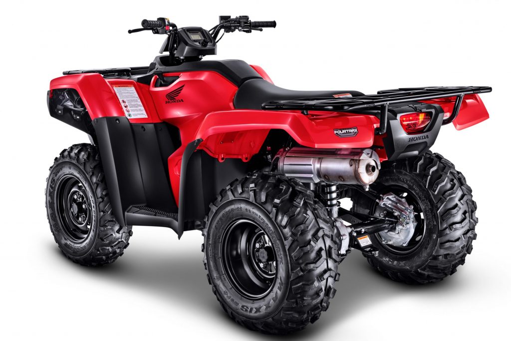 O Honda FourTrax 2023 traz atualizações pontuais na nova linha e chega com preço inicial de R$ 44.650