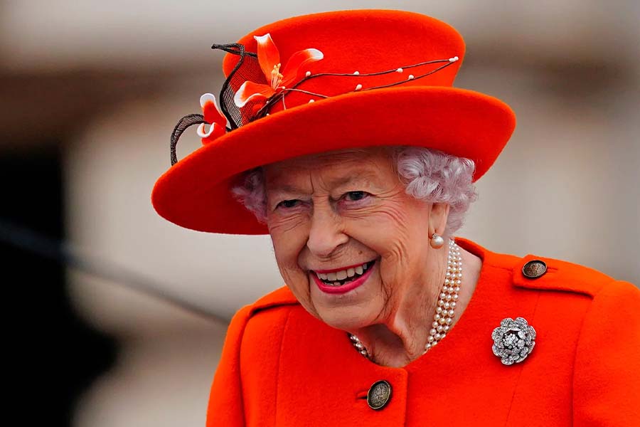 Com a morte anunciada de Rainha Elizabeth II, Premier League decide adiar a sétima rodada. (Foto: Reprodução)