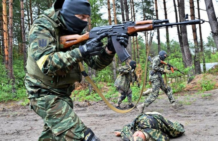 França treina tropas ucranianas em segredo – Politico — RT World News