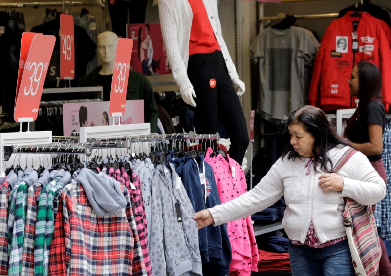 intenção de consumo das famílias cresce 1,4% em setembro Por Agência Brasil