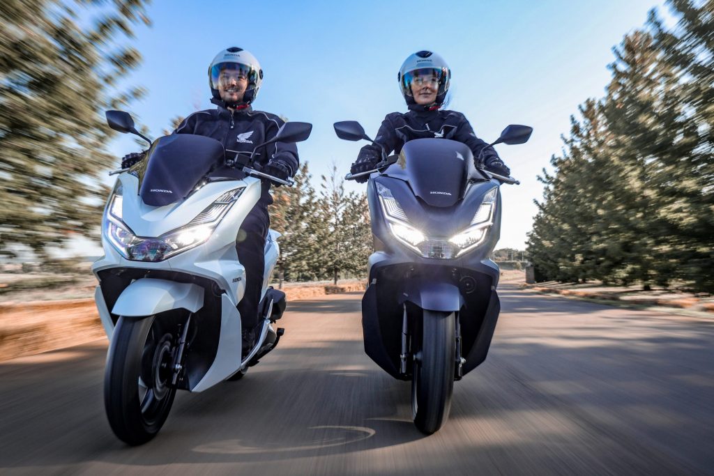 Confira os detalhes da Honda PCX 2023, scooter que estará disponível a partir de outubro no mercado brasileiro