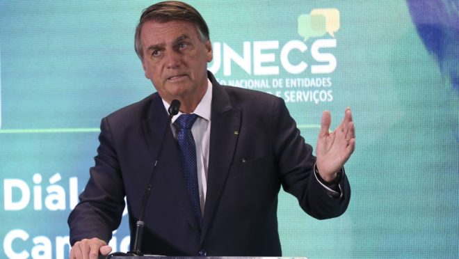 Aliados que “escondem” Bolsonaro acentuam os desafios da campanha