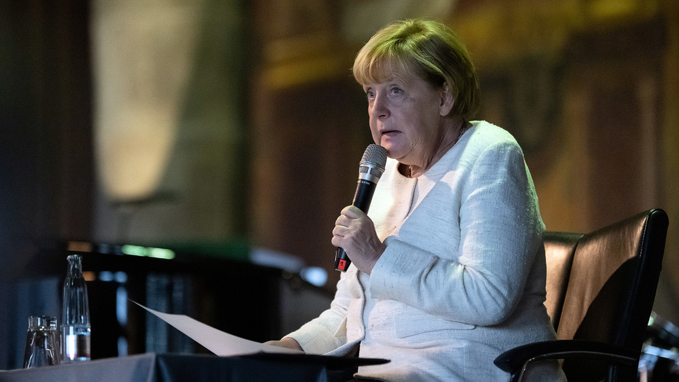 Ex-enviado ucraniano critica discurso de segurança de Merkel — RT World News