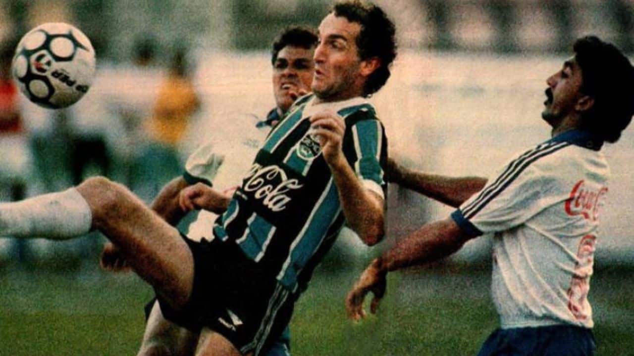 7 curiosidades sobre Cuca vestindo a camisa do Grêmio