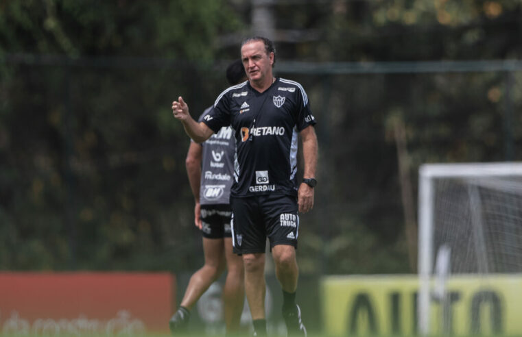 Abandonou o Galo e ainda brigou com o técnico?