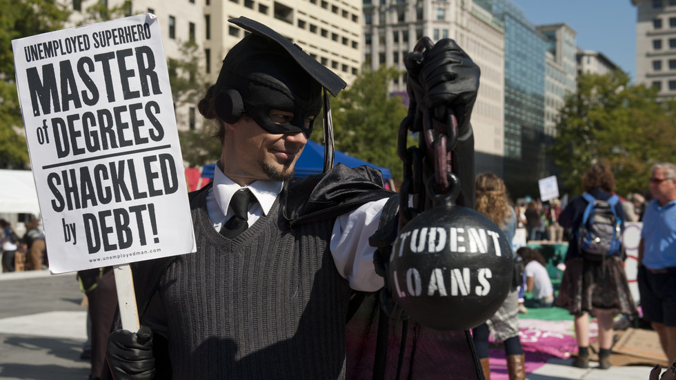 Alívio do empréstimo estudantil de Biden rescindido para 770 mil mutuários – RT World News