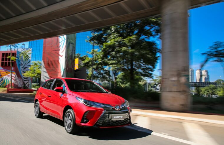 Atributos positivos e que deixa a desejar no Toyota Yaris 2023 XL