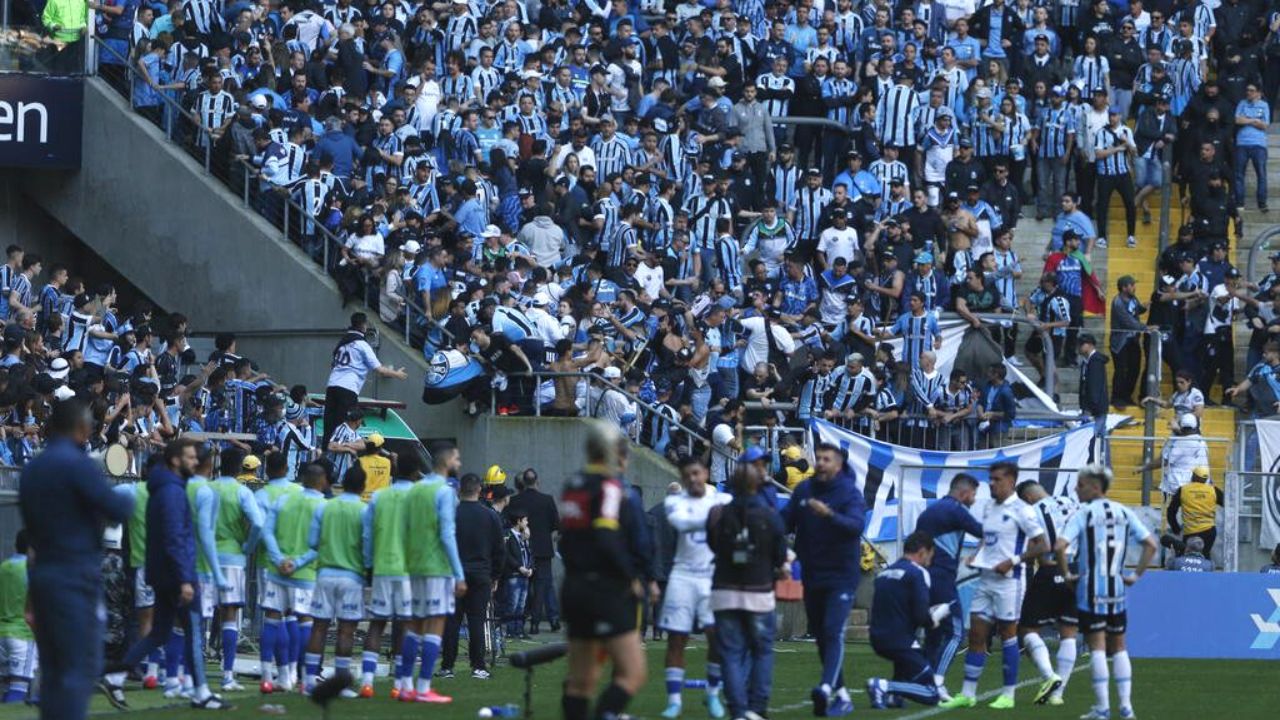 BOMBA! STJD pune e Grêmio perde três mandos de campo devido a confusão no jogo contra o Cruzeiro