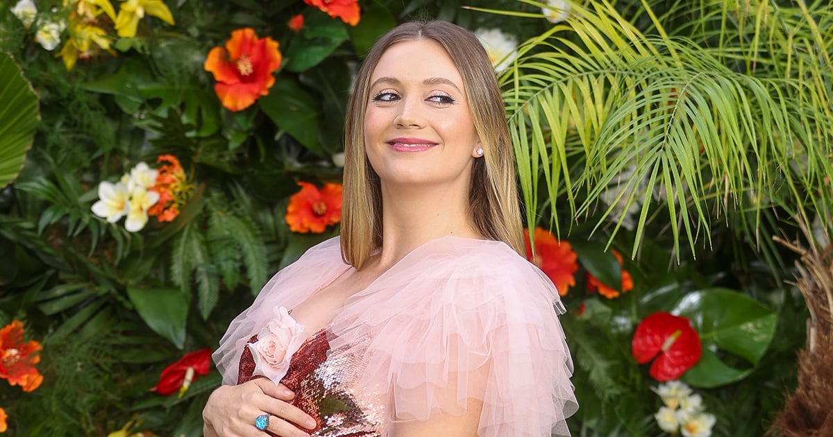 Billie Lourd estreia Baby Bump com vestido Rodarte na estreia