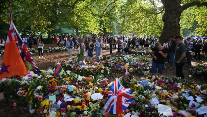 Bolsonaro vai a funeral da rainha Elizabeth II, confirma Ministério