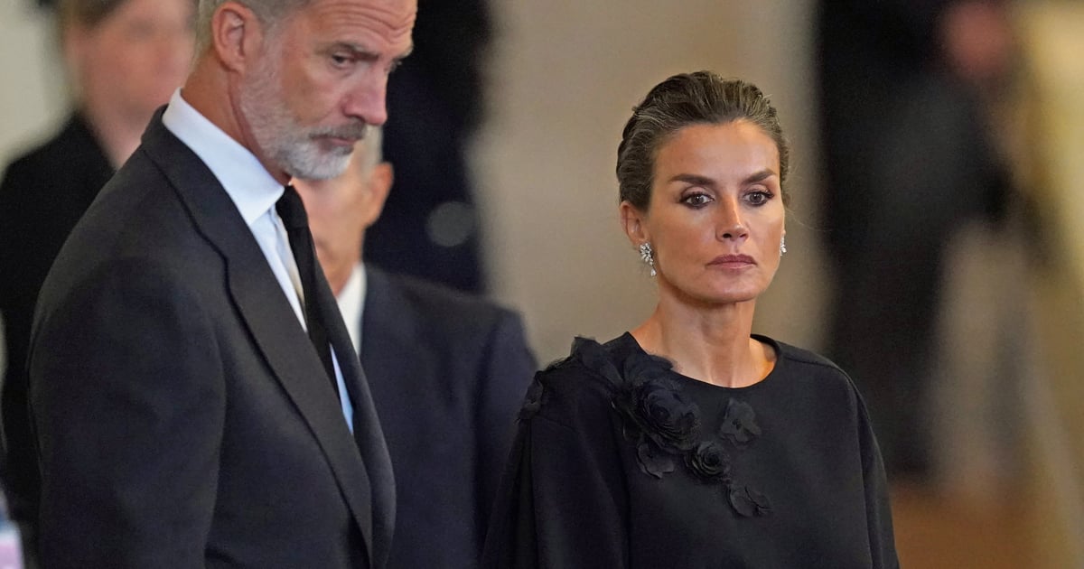 Broche da Rainha Letizia no Funeral da Rainha Elizabeth II