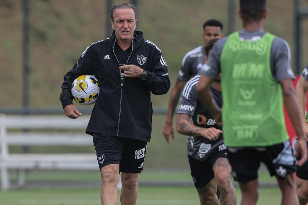 Cuca abre o jogo sobre problema do Galo nos bastidores