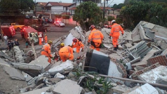 Desabamento de prédio de cinco andares mata uma pessoa em Belo Horizonte