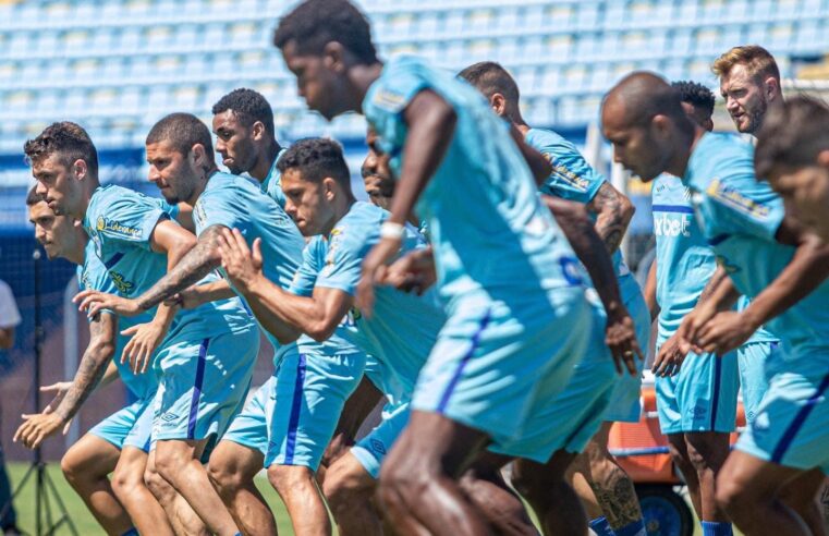 Ganhava uma fortuna do Inter e agora não vingou no Avaí