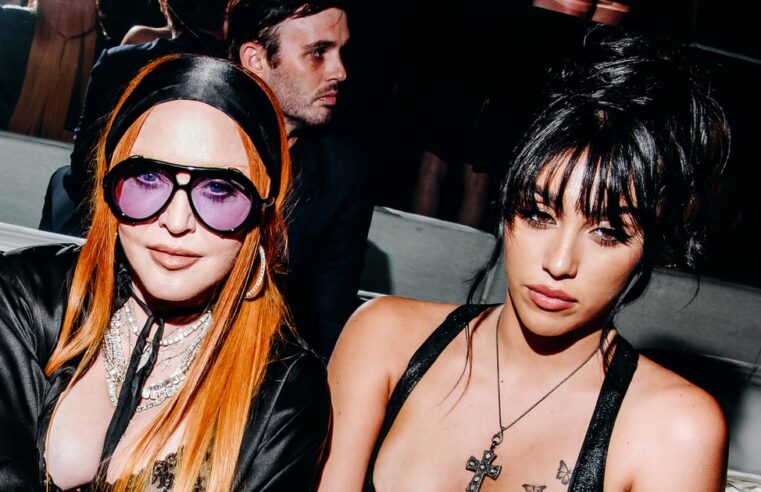 Looks combinando de Madonna e Lourdes Leon no Tom Ford Show