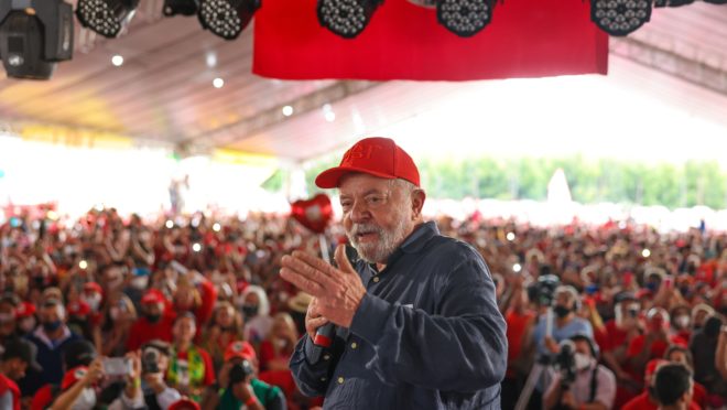 MST sinaliza que pode retomar invasões de terras caso Lula seja eleito