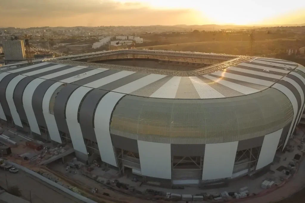 Onde o Atlético-MG arrumará dinheiro para construir estádio?