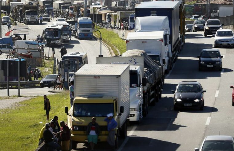 Repescagem do Auxílio Caminhoneiro será paga hoje